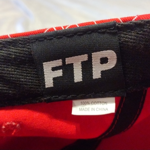 Fuck the population set red allover print - Picture 5 of 8